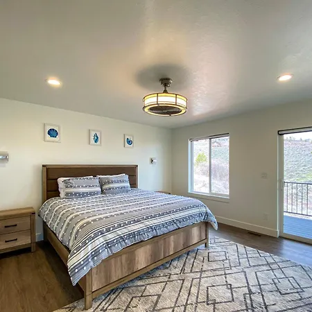 Brand New Bear Lake Beach Cottage In Sweetwater